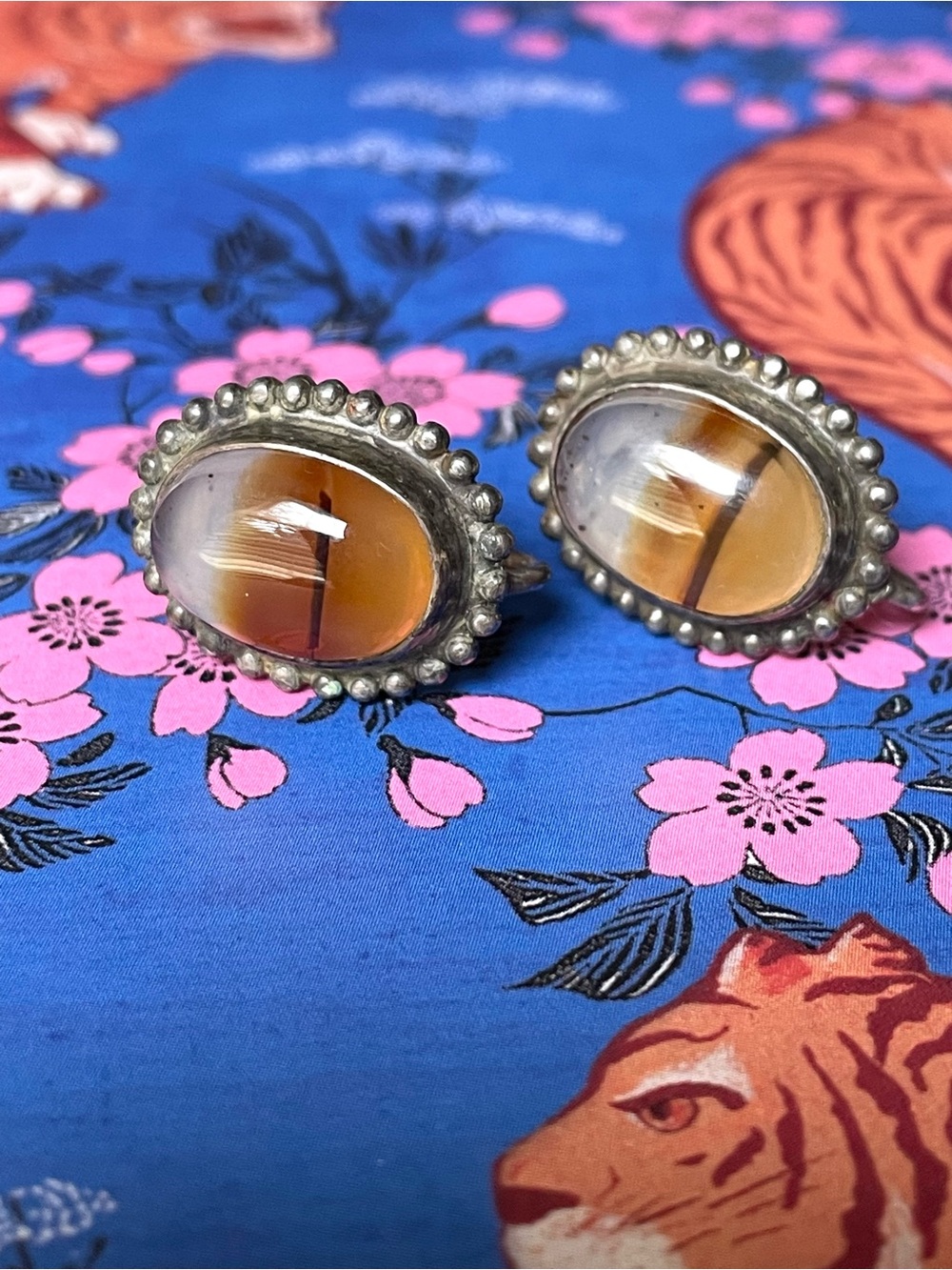 Vintage stamped sterling silver & banded agate (?) cabochon screwback earrings